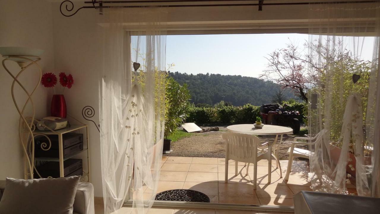 Les Chevrefeuilles Apartment Manosque Exterior photo